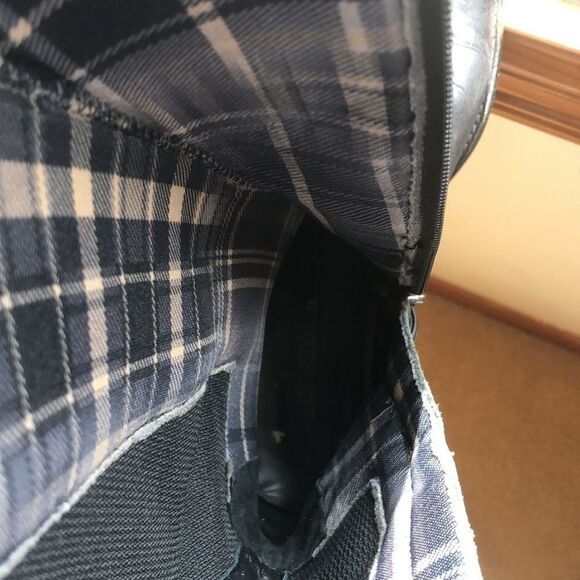 𝅺Aquatalia mid calf black leather boots - Picture 12 of 13